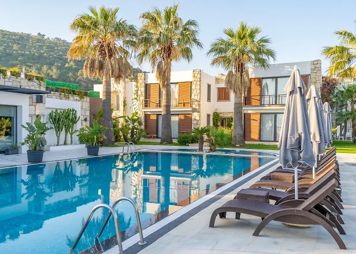 Moyo Luxury & BeachBoutique Hotel